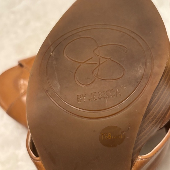 Shoes - Picture 3 of 4